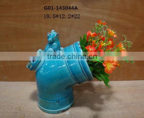 Nice looking flower pot for decorative