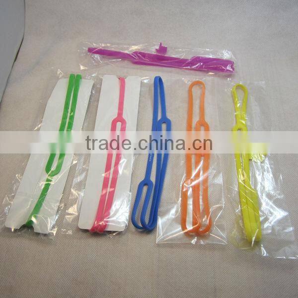 silicone made beautiful 3d pointing finger bookmark