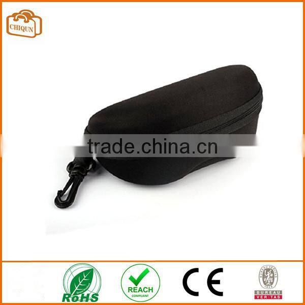 Fashion Portable Carabiner Eye Glasses Sunglasses Hard Case Protector Box (Black)
