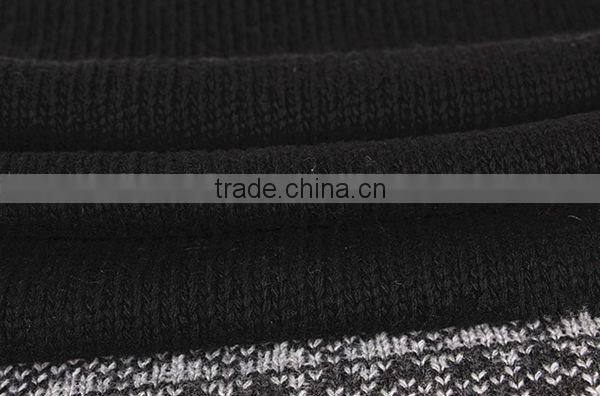 High quality fine wool scarf with snowflake pattern