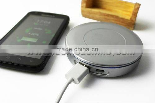 Powdery cake box portable power bank 4400 mah
