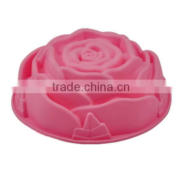 Silicone cake mold with handle