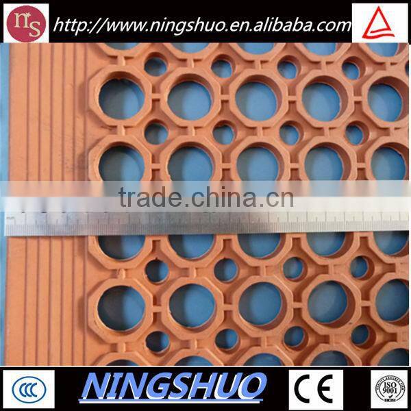 China factory of outdoor playground safety rubber anti slip mat