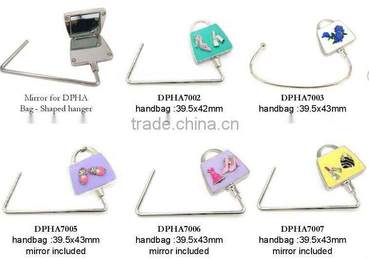 Blank foldable purse hanger openable and can put cosmetic inside