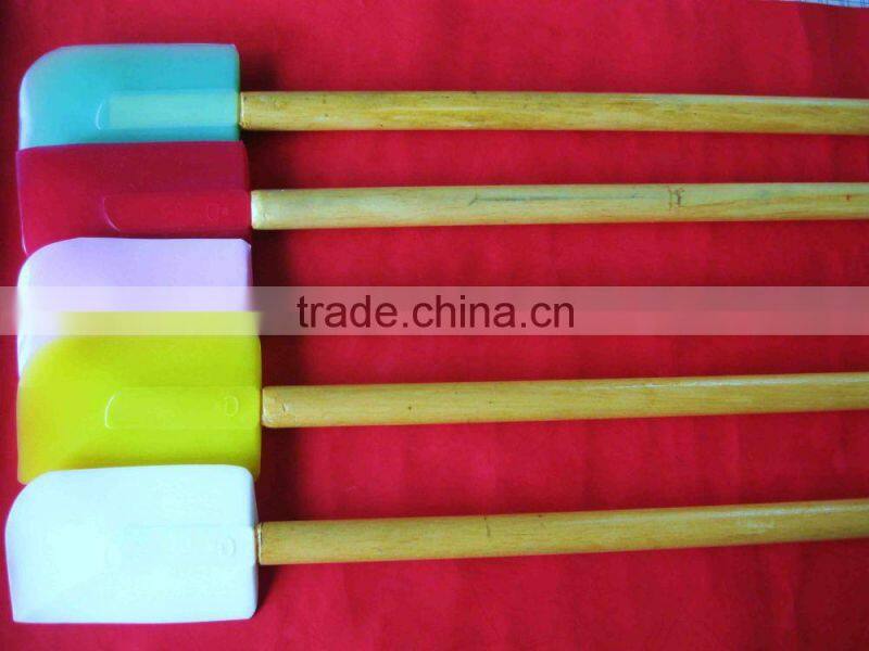 Novelty silicone wooden handle spatula