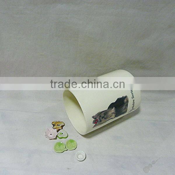 Painting ceramic Treat Jar