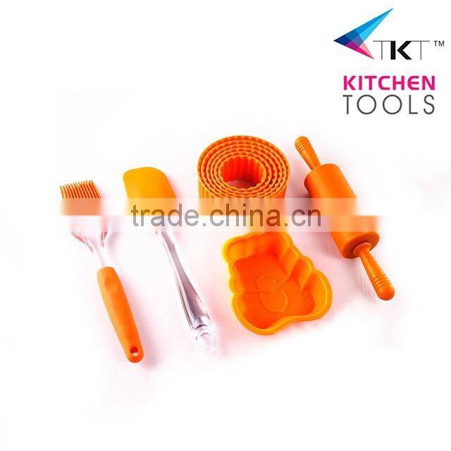 Popular Silicone Tools Baking -Siliocne Brush, Silicone Spatula,Cookie Cutter, Beer Cake Mould, Rolling Pin
