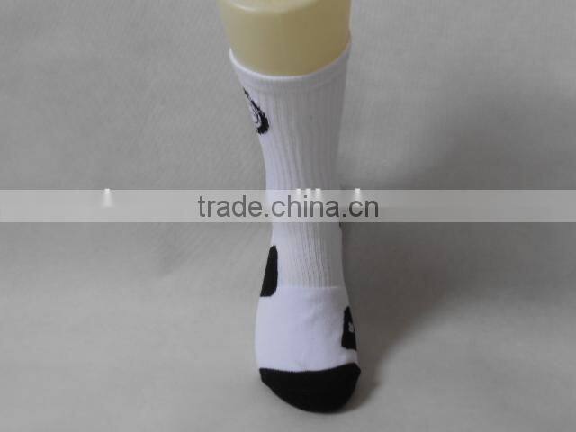 Wholesale knitted irregular men elite custom sports socks