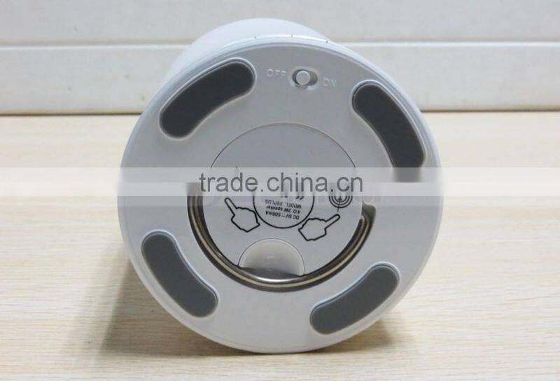 LED TF Aux Bluetooth 7 Colors Changering Wireless Smart Bluetooth Lamp Speaker with Blue Green Light Hook