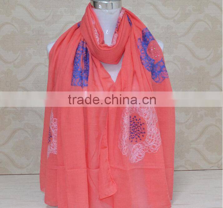 Wholesale Fall Winter Fashion Embroidery Design Flower Woman Cotton Shawl