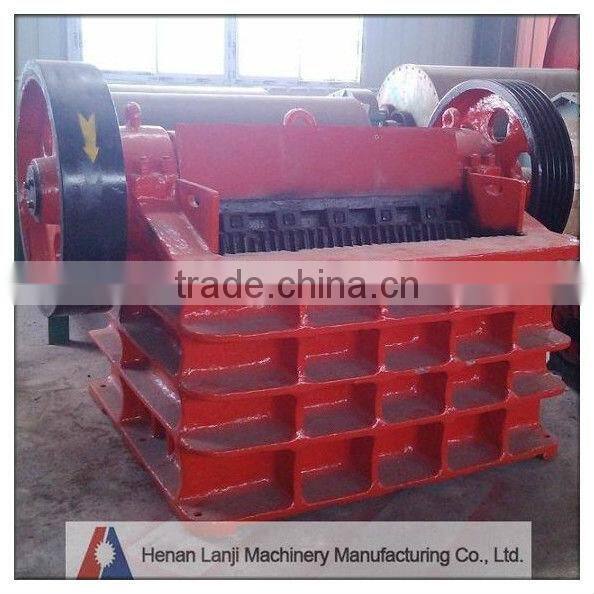 Strong and sturdy heavy stone crushing line for mining industries