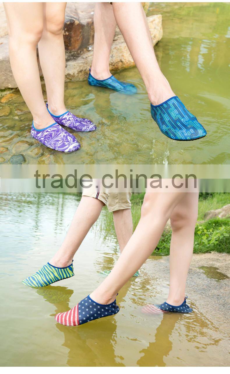 Anti-slip light weight and high elasticity lovers sports casual shoes to skin for adults