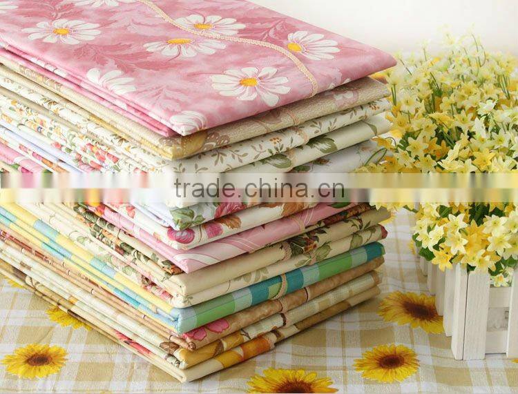 2015 newest printed rosette design plastic table cloth with lace/waved/straight edge