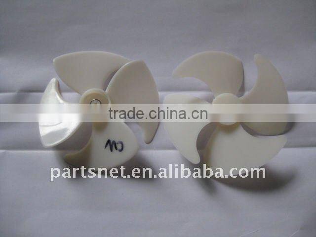 Plastic blade for refrigerator motor