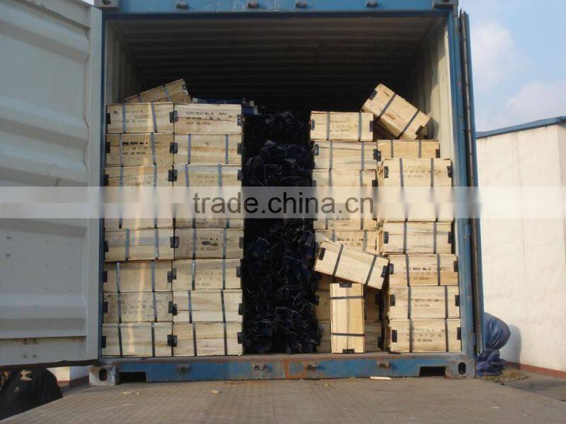 Hot sale all kinds of high quality fireman damascus steel hatchet with wooden hand