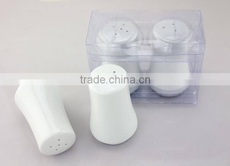 Customized logo wholesale white ceramic cruet pots, salt and pepper shaker set
