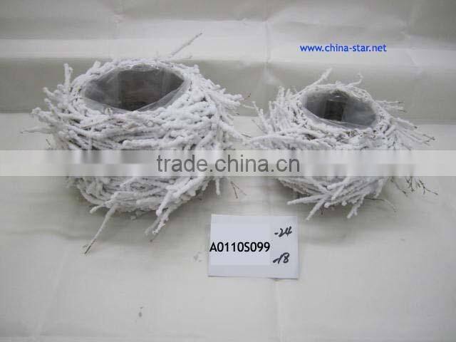 indoor rattan heart planter with snow