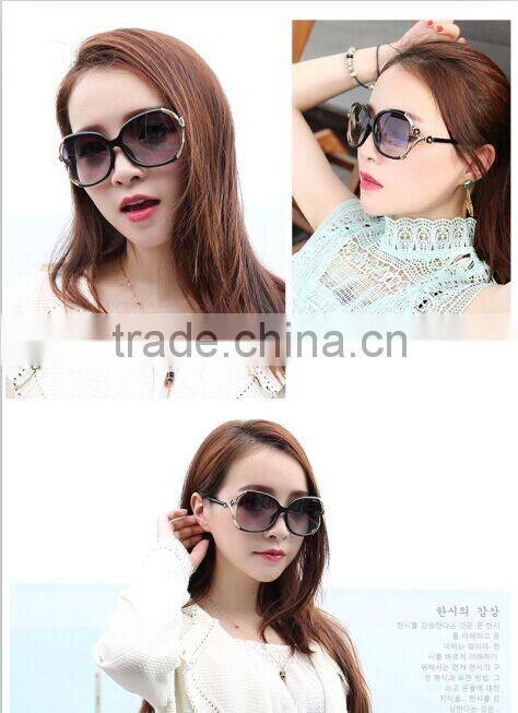 2016Europe Sunglasses Big box Small Ladies Fashion Fragrant Hill Camellia Driving Glasses Individuality