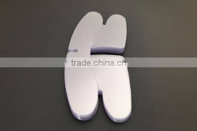 China Custom Plastic Collar Butterfly For Shirt Garment Accessories