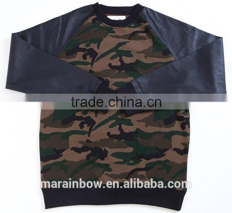 Custom Camo Crewneck Sweatshirt with Black Leather Sleeve Fashion Design Contrast Raglan Sweatshirt OEM