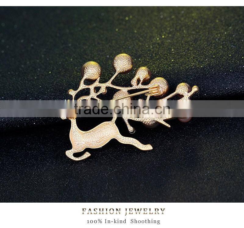 Christmas Pearl Crystal Pin Brooch Reindeer Stag Buck Deer Costume Jewelry Silver/Gold Tone