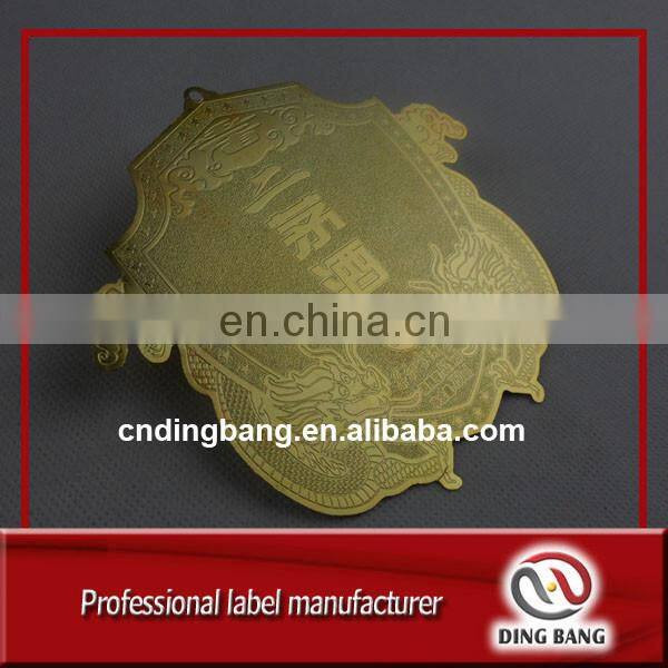 Wholesale High Grade Metal Card Type And Bottle Decoration Use Custom Stamped Custom Embossed Gold Foil Metal Wine Tag With Hole