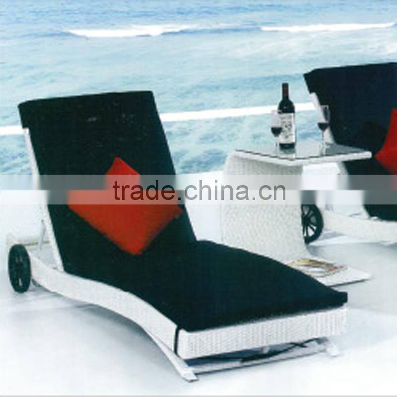PE Rattan Wicker Outdoor Patio Pool Chaise Lounge Chair