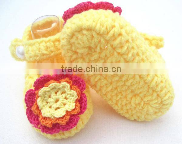 2014 china top quality cheap crochet baby booties