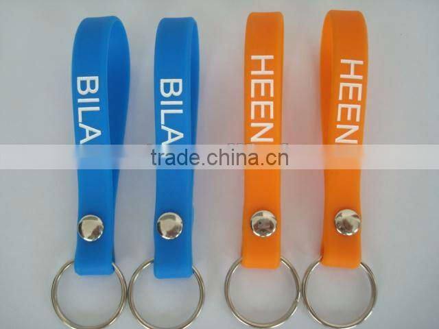 Eco-friendly Newest promotion silicone bracelet keychain