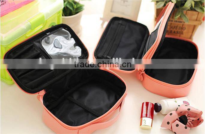 Practical high-capacity portable cosmetic bag