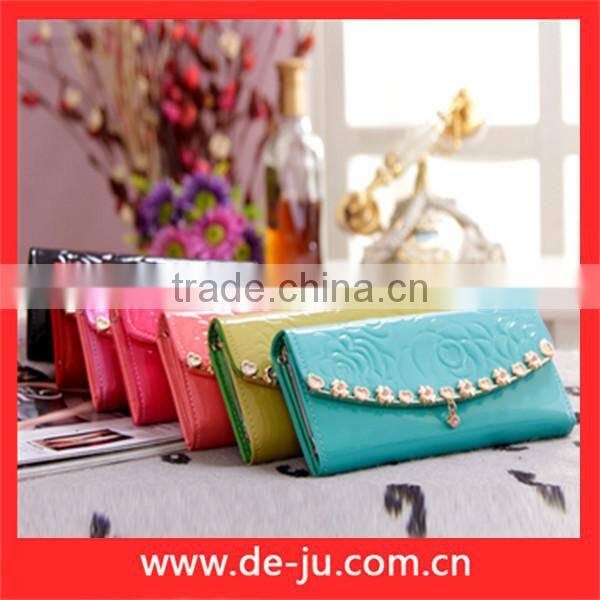 Custom Embossed Luxury Woman Zipped Wallet