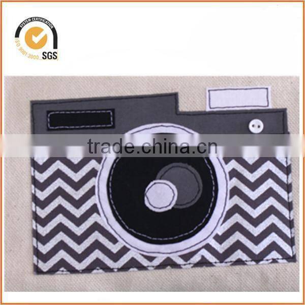 Vintage Camera Applique Zipper Pouch/Makeup Bag: Natural Canvas with Black and Silver Chevron-Print Chiqun Dongguan CQ-H01096