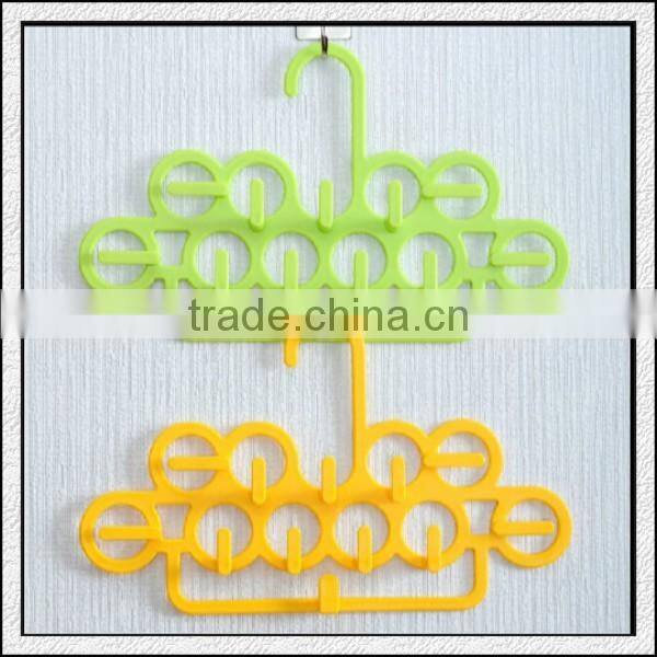 Wholesale cheap candy color OEM design factory price new product plastic hanger manufacturer