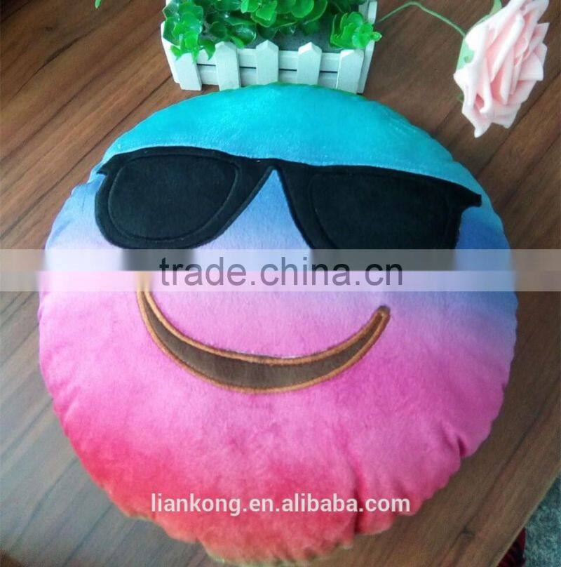 2016 new style hot selling iridescence emoticon plush whatsapp emoji pillow
