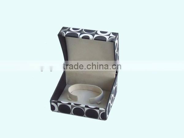 Wholesale faux leather gift boxes magnetic closure paper gift box
