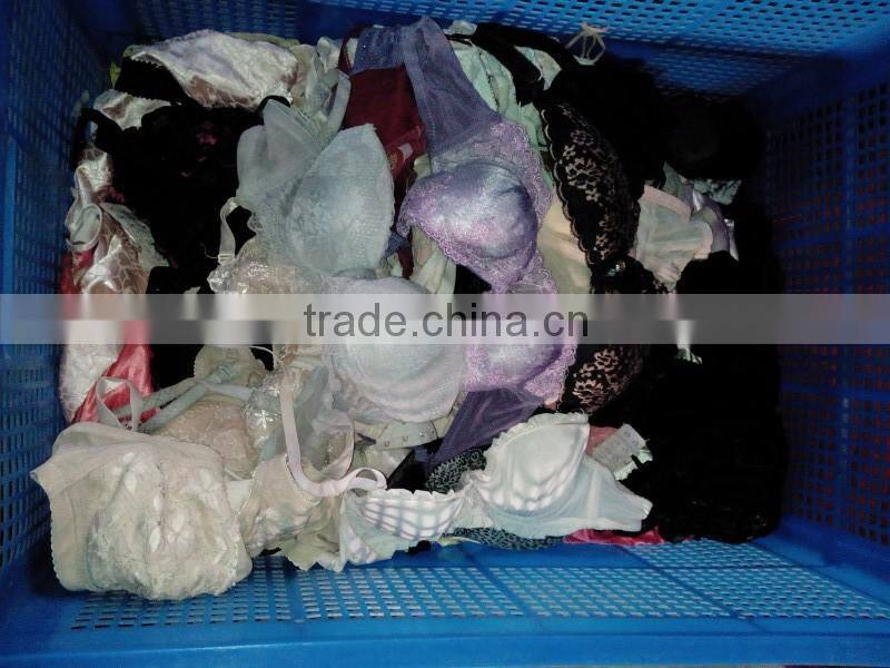 Chinese bulk used clothes in bales