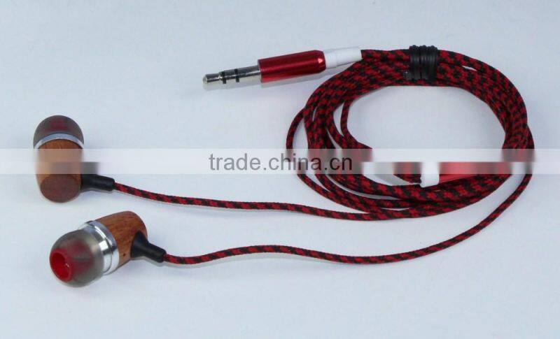 Free sample wood earphones in ear stereo with good sound earpiece