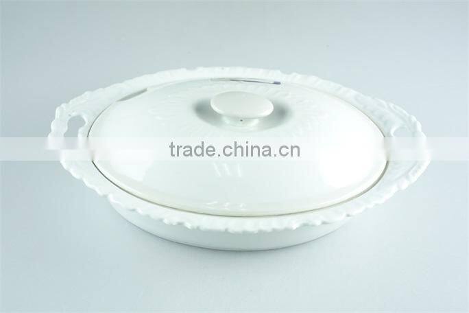 Ceramic casserole dish/ large casserole dish oval with lid lace edged design