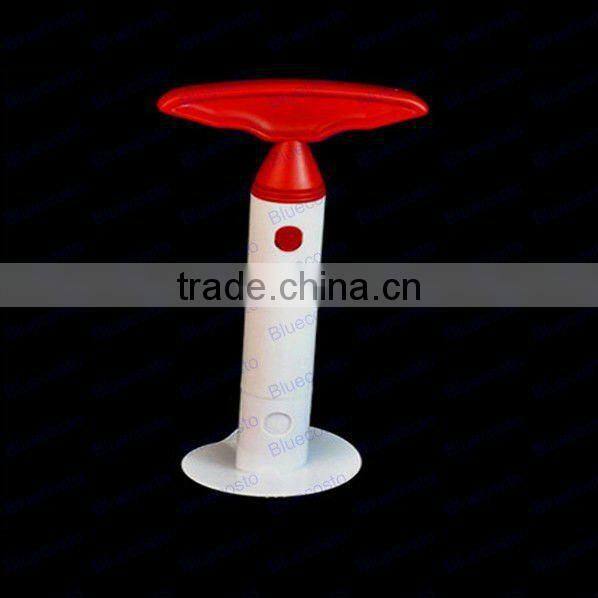 Handheld Cylindrical Pineapple cutter with Circular blade