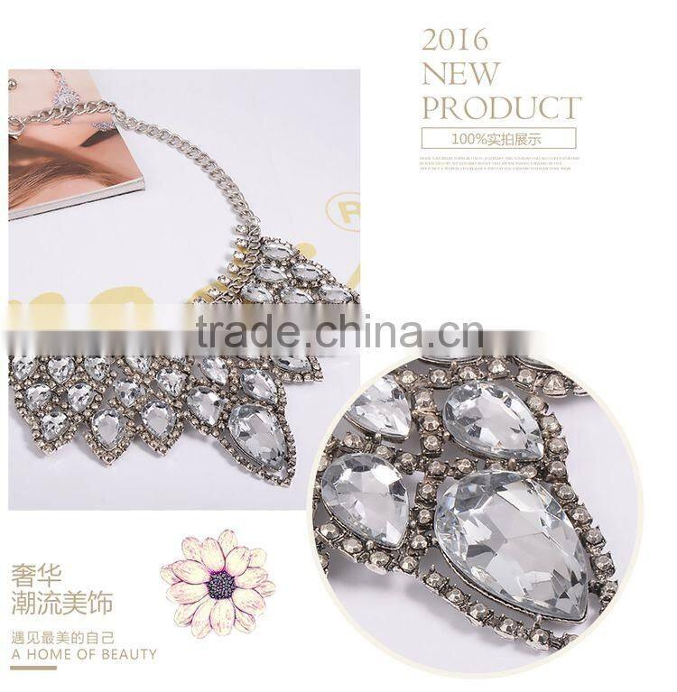 Splendid Womens Bib Statement Luxury Rhinestone Necklace For A Classic But Elegant Design