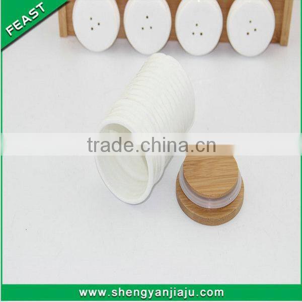 great convenient pepper shaker with canister for sugar, bean