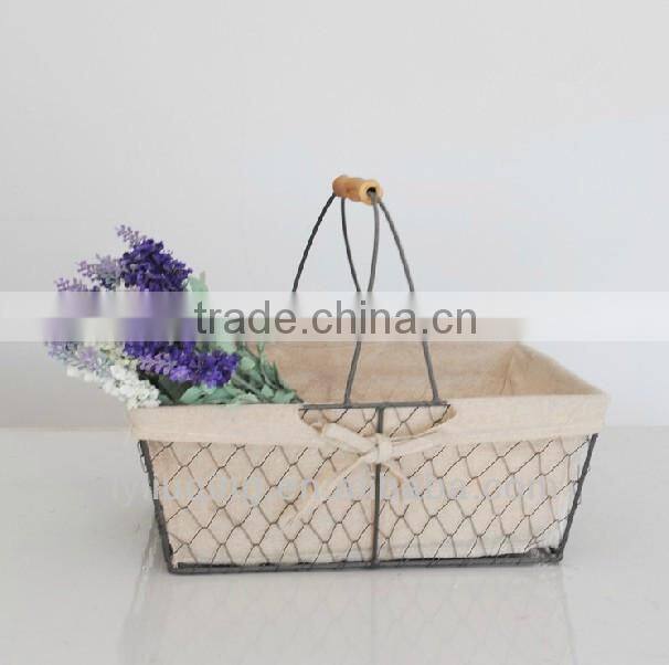 factory wholesale handmade iron wire/chicken wire storage basket with handle and fabric lining
