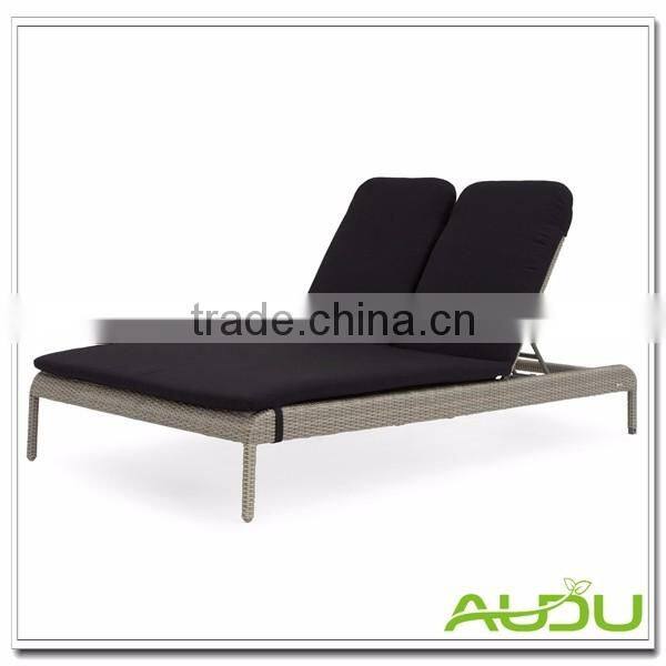 Audu Metal Pool Wicker Garden Bed