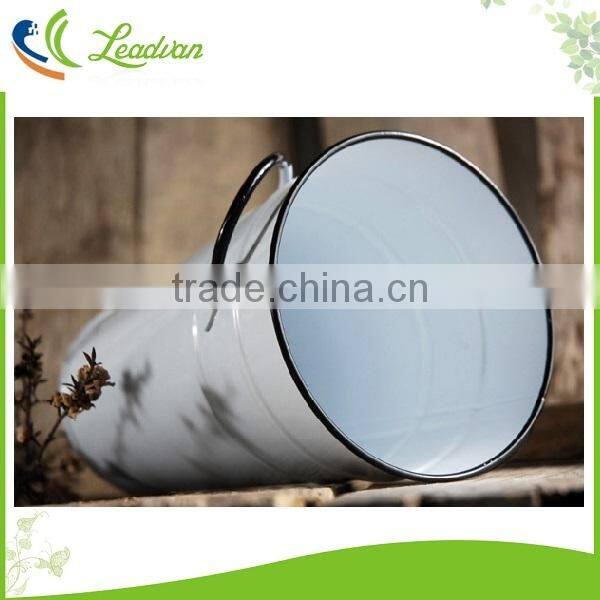 Wholesale cheap flower market galvanized metal bucket indoor antique decorative metal flower vase white 7in