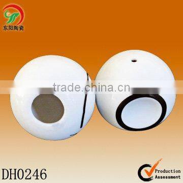Factory direct wholesale ceramic salt and pepper shaker