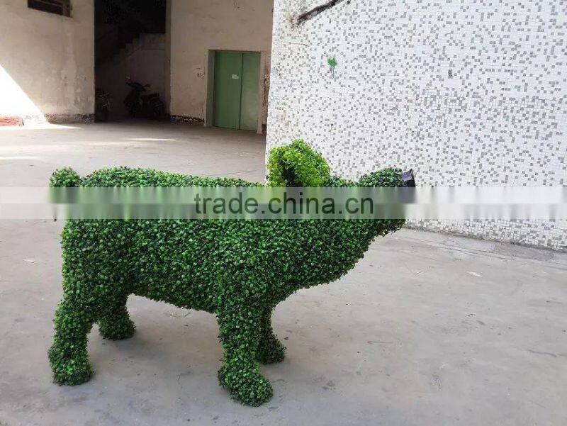 Imitation green sculptures