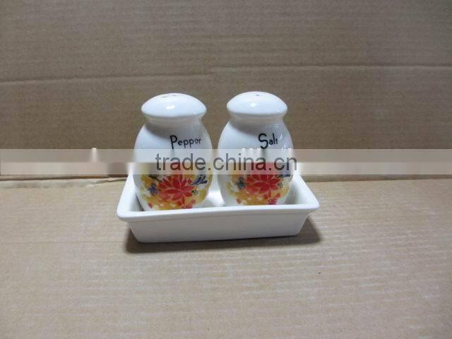 Heart Shaped Ceramic Kitchen Salt & Pepper Shakers