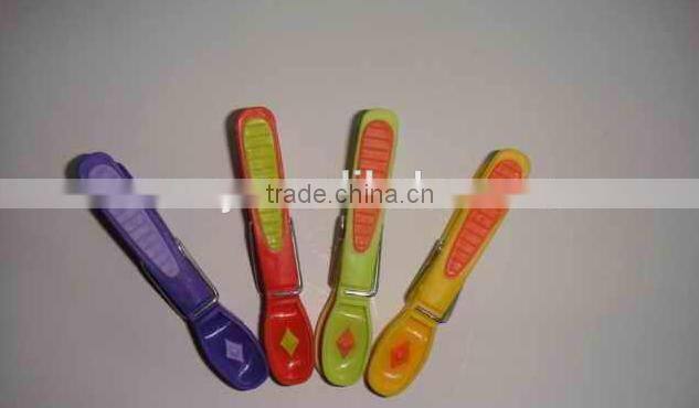 plastic colourful clothes hangers Plastic clothespin/clothes peg/clothes clip
