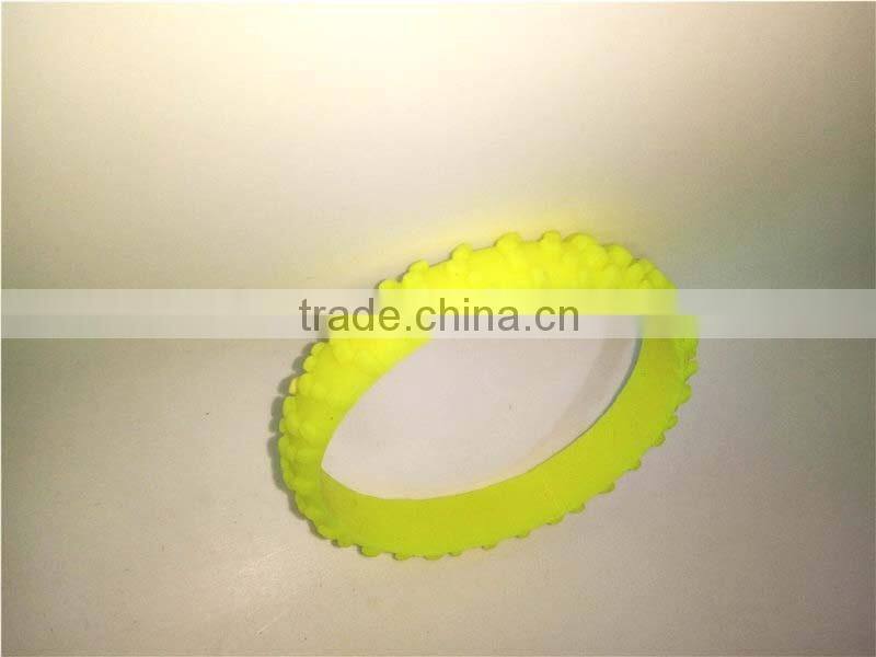 Popular Yellow Rubber Bracelet Silicone Hand Chain for Girls Made in China
