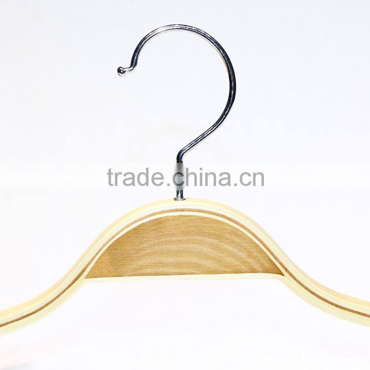 Factory supply wholesale fashionable wooden hanger for clothes